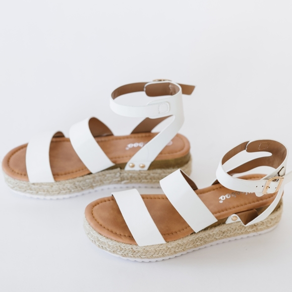 WeeBoo On the Doorstep Espadrille Platform Sandals in White - Picture 2 of 8